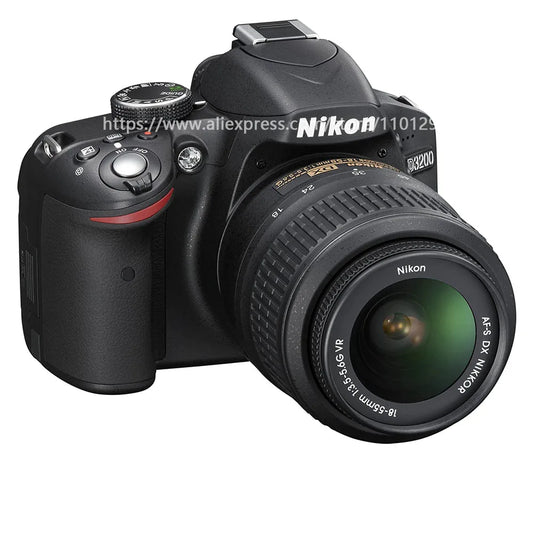 Digital SLR Camera With Zoom Lens